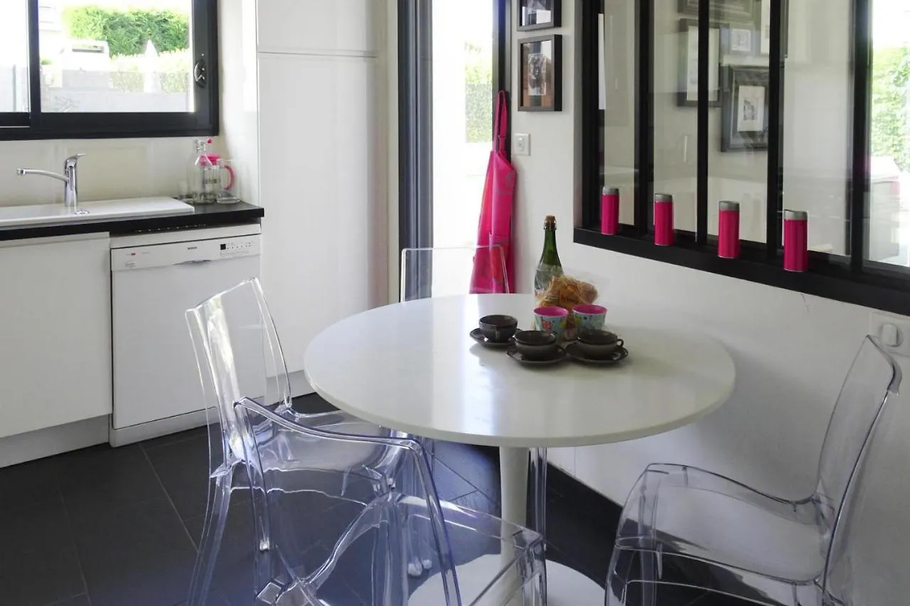 Modern Holiday Home In A Quiet Location In Bénodet